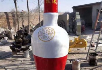 酒瓶雕塑廠家，景區廣場擺件，玻璃鋼酒瓶雕塑制作