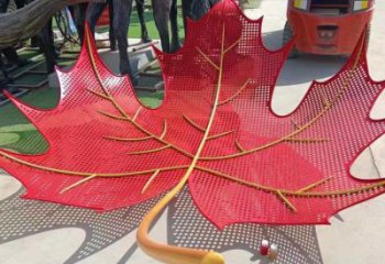 鏤空楓葉雕塑定制，中式工藝，鐵藝楓葉雕塑造型廠家