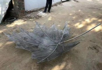 鏤空楓葉雕塑供需，彩鋼制作，大型鐵藝楓葉雕塑公司