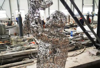 鏤空人物雕塑觀賞型，公園小品，鐵藝字母人物雕塑常用