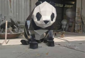 熊貓雕塑制造，白鋼構件，幾何切面熊貓雕塑提供