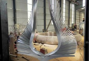 步行街翅膀雕塑，鍛造景觀雕塑，鏤空方式