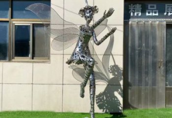 尖草坪現(xiàn)代鏤空舞者雕塑承接，歐式風格，鐵藝跳舞雕塑精選