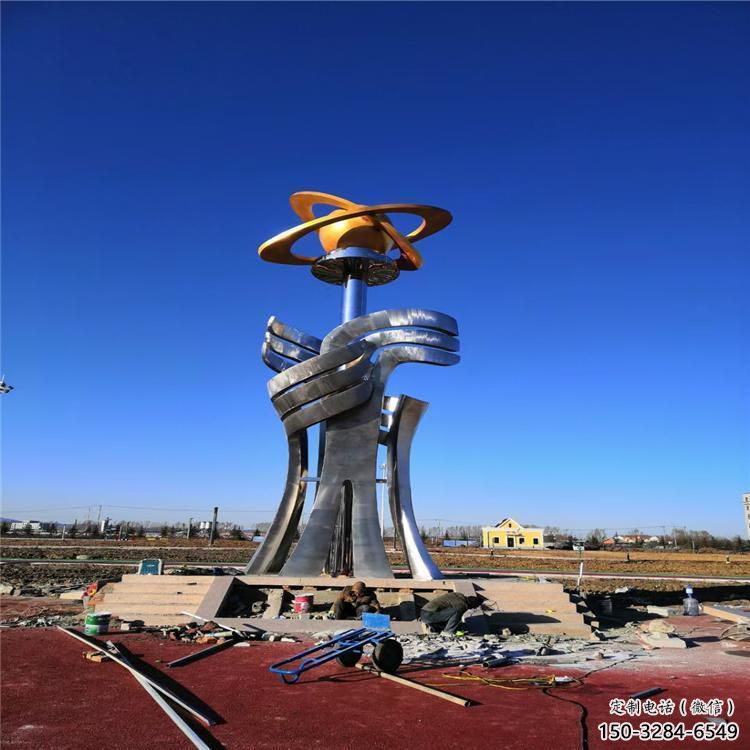 阿里精神堡壘雕塑