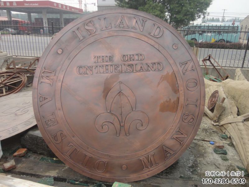 巴音郭楞彩繪校徽雕塑