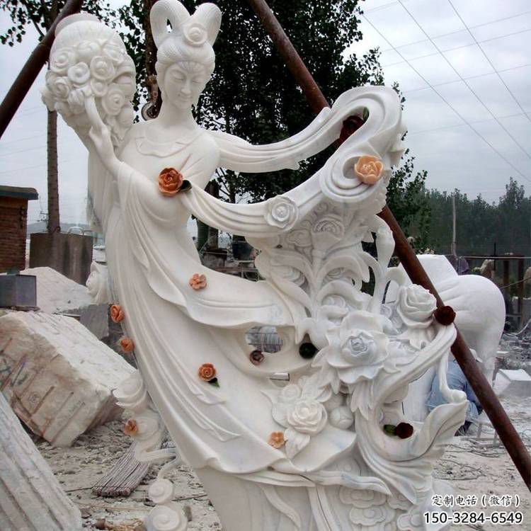 曲靖公園天女散花雕塑