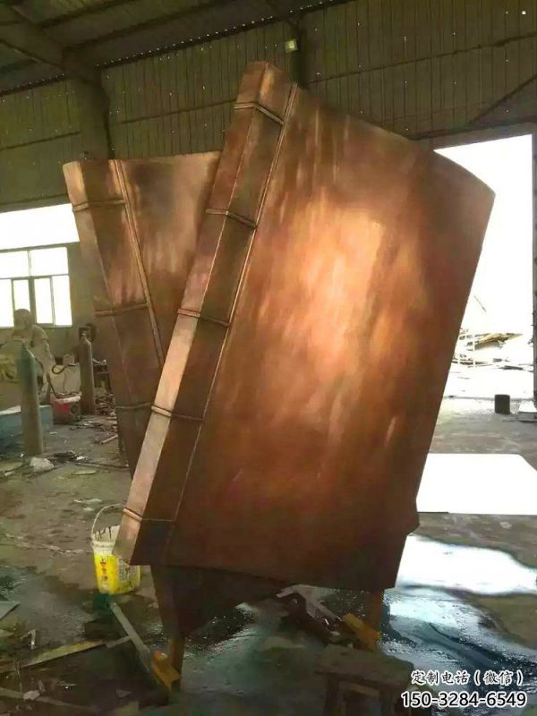 德宏鑄銅書籍供應(yīng)，街景小品，銅書籍雕塑廠家優(yōu)價(jià)
